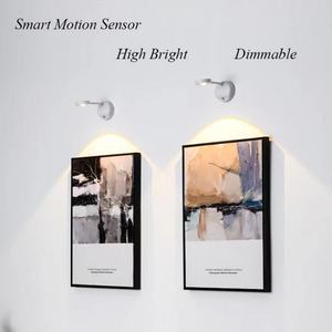 Nueva Lámpara de Gabinete Inalámbrica con Rotación de 360°, Foco LED Recargable con Sensor de Movimiento, Lámpara de Pintura, Lámpara de Atardecer Recargable - Product Image 5