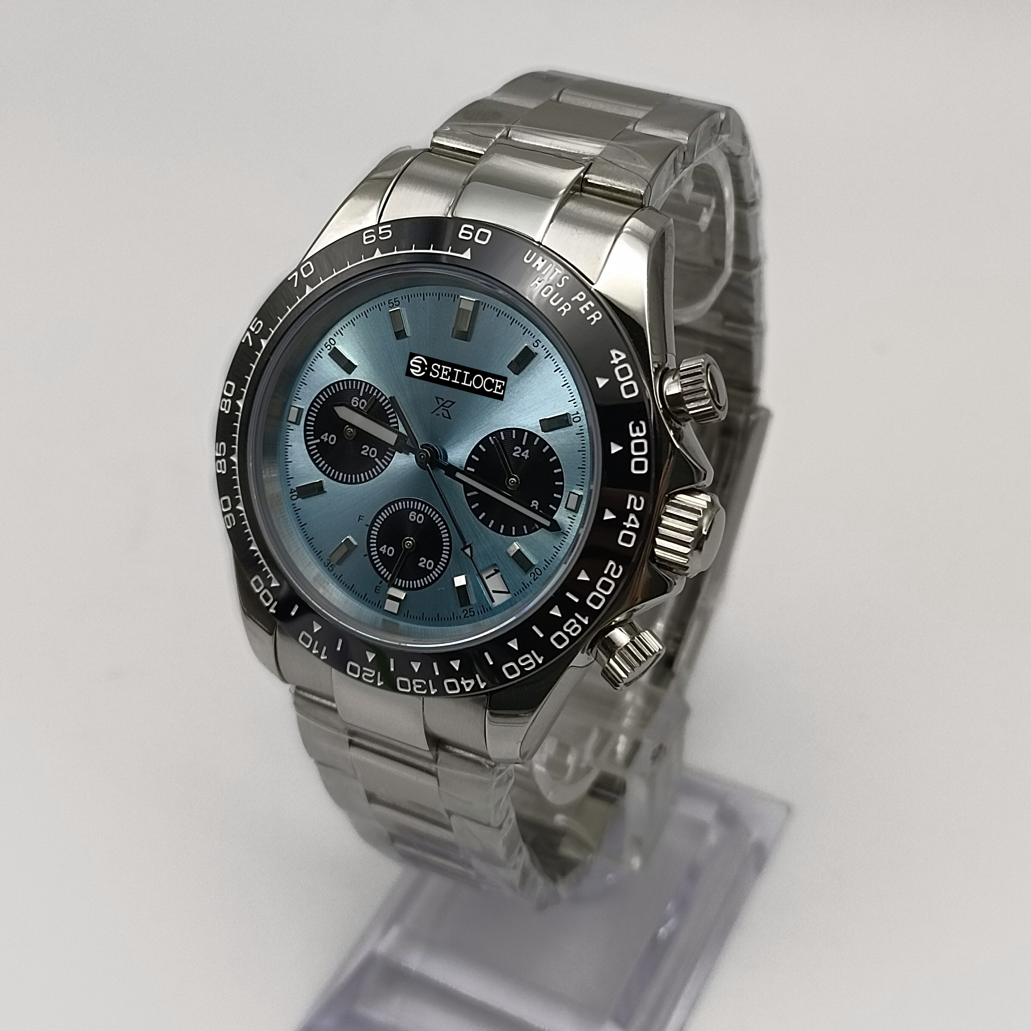 Caja plateada+esfera azul