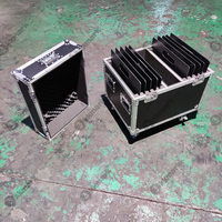 Flight case de scène DJ personnalisable OEM/ODM avec base en acier, insert réglable pour drapé, et cadre en aluminium avec mousse EVA