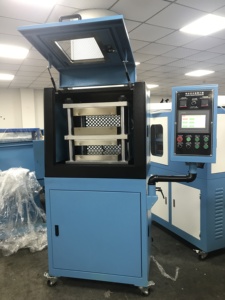 Presse hydraulique pour le moulage du caoutchouc haute pression |   Machine de moulage par compression à chauffage électrique pour la vulcanisation du caoutchouc - Product Image 4