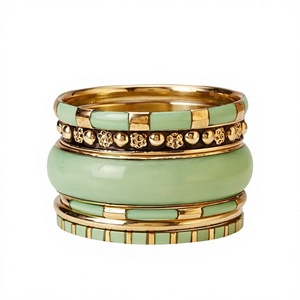 Ensemble de bracelets en céramique plaqués or pour femmes, style bohème, empilables, verts, avec motif floral et sertissage en canal - Product Image 1