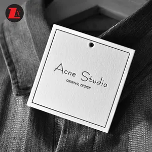 Etiquetas colgantes de papel en relieve con tu logotipo, accesorios de ropa con impresión de diseño de moda personalizado