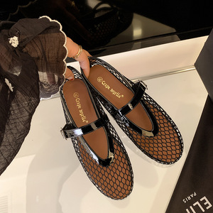 OEM ODM Chaussures plates Mary Jane pour femmes en maille nid d'abeille, avec boucle réglable, doublure, talon bas de 1 cm, respirantes, perforées, légères et antidérapantes - Product Image 2