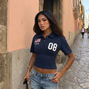 Top Casual Versátil de Manga Corta con Estampado de Letras Estilo Urbano Americano, Cuello Solapa, Botones Delanteros y Ajuste en la Cintura, con Fruncido, para Chicas Atrevidas - Product Image 3