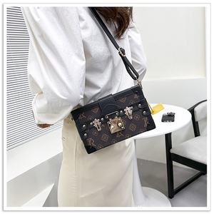 Bolso de Moda con Diseño de Caja, Estampado Retro, Bolso Pequeño de Mano para Mujer, Bolso Bandolera Mini Tipo Cartera - Product Image 5