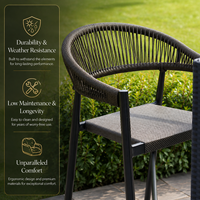 Ensemble de mobilier de restaurant moderne et durable pour l'extérieur : tables et chaises en aluminium avec assise en rotin tressé, chaise métallique d'extérieur