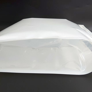 Pochettes souples portables blanches de 5L et 10L en PE écologique, imprimées en héliogravure, avec bec verseur sécurisé et thermoscellables pour produits chimiques et pesticides - Product Image 5