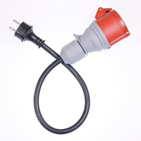 Adaptateur de prise Schuko Tiantai TT-3 16A IP44 vers prise CEE 16A 380V 5P équipé d'un câble H07RN-F 5G2.5mm de 50 cm