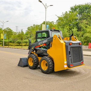 Mini-chargeuse frontale compacte avec attache de pelle rétrocaveuse XC7-SR07 avec une capacité de godet de 0,4 m³ - Product Image 6