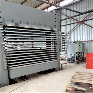 <span class=keywords><strong>Prensa</strong></span> Hidráulica Caliente <span class=keywords><strong>Multicapa</strong></span> de 800 Toneladas y 10 Capas para Laminación de Láminas de Melamina y Contrachapado - Product Image 5