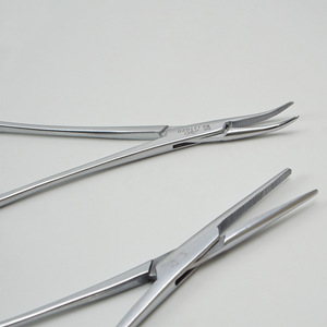 Pinces hémostatiques en acier inoxydable à tête droite et incurvée pour usage chirurgical vétérinaire canin réutilisable - Product Image 2