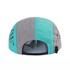 Casquette de camping premium sportive à dos élastique 5 panneaux, à visière courte, en nylon personnalisé, découpée au laser, pour la randonnée et le trekking, style trucker - Product Image 4