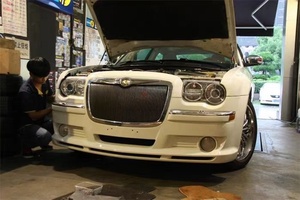 Spoiler latéral de pare-chocs avant et arrière pour <span class=keywords><strong>Chrysler</strong></span> <span class=keywords><strong>300c</strong></span>, kit carrosserie style KEN modifié, déflecteurs d'air, diffuseurs, capot, couvercle de <span class=keywords><strong>coffre</strong></span> 2005-2010 - Product Image 4