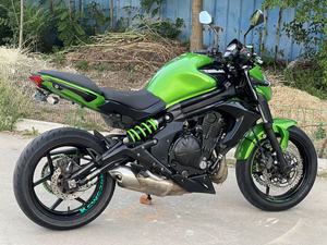 Motocicleta <span class=keywords><strong>Kawasaki</strong></span> <span class=keywords><strong>ER6N</strong></span> 650cc, Bicilíndrica en Paralelo, Refrigerada por Agua, Frenos ABS Nissin, Ideal para Principiantes y para el Uso Diario - Product Image 5