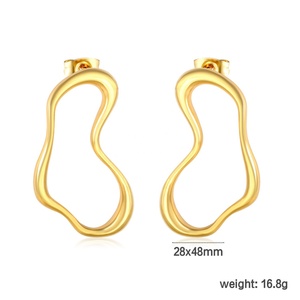 Modernos Pendientes de Aro con Textura de Cuerno de Vaca Chapados en Oro de 18K, Joyería en Espiral, Pendientes de Acero Inoxidable con Forma de Corazón Irregular Minimalista - Product Image 4