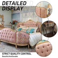 Lits king design en bois massif sculpté en tissu rose de style italien meubles de chambre à coucher classiques de luxe