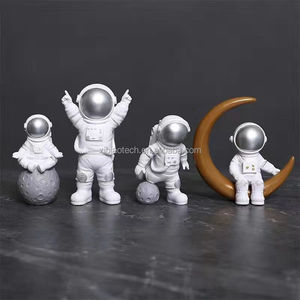 Adorno de Resina con Modelo de Astronauta en la Luna, Decoración Nórdica Creativa Pintada a Mano, Realista, para el Hogar, Tamaño y Color Personalizables - Product Image 2