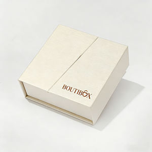 Scatola per Gioielli di Lusso Ecologica Biodegradabile Riutilizzabile Rigida con Chiusura Magnetica, Fodera in Spugna e Logo Stampato in <span class=keywords><strong>Oro</strong></span> per Matrimoni - Product Image 3