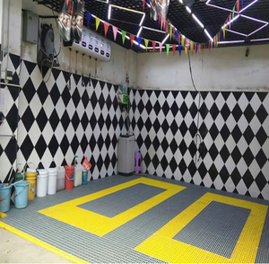 Grille de sol à carreaux réutilisable facile à installer sous le gril Tapis de sol imbriqués <span class=keywords><strong>pour</strong></span> carrelage de lavage de voiture Grille de sol <span class=keywords><strong>pour</strong></span> garage de voiture <span class=keywords><strong>pour</strong></span> maisons - Product Image 3