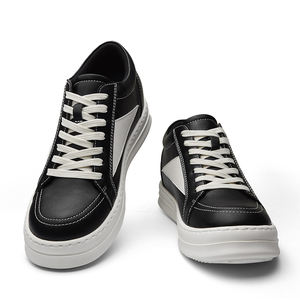 รองเท้าลำลองผู้ชายเสริมส้น หนังแท้ ระบายอากาศได้ดี เพิ่มความสูง พื้นหนา ดีไซน์หรูหรา รองเท้าผ้าใบเสริมส้นแบบเรียบ - Product Image 2