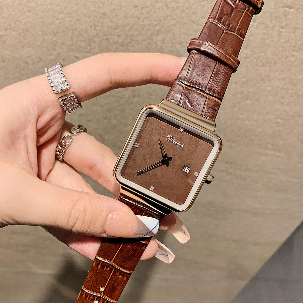 สีน้ำตาล