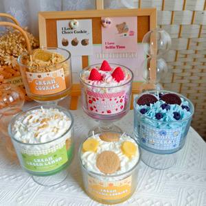 Vela Aromática Artesanal en Forma de Copa de Crema de Frutas, Cera de Soja y Cera de Abeja, Fragancia de Fresa, Arándano y Plátano, Adorno de Regalo, Accesorio de Fotografía - Product Image 1