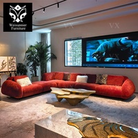 Luxuriöses Gebogenes Modulares Ecksofa mit Gehämmerter Messingbasis Modernes Designer-Wohnzimmermöbel Maßgefertigtes Polstersofa