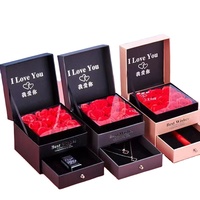Vente chaude Yunnan fleur éternelle Rose bijoux boîte-cadeau conservée Rose recyclable caractéristique feuille d'or gaufrage mat stratification