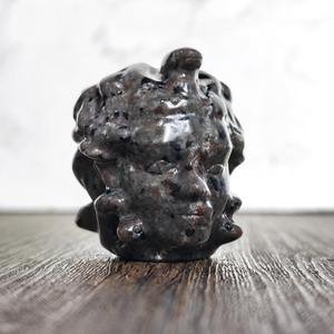 Medusa de Obsidiana Hecha a Mano con Cabeza de Serpiente - Decoración de Mitología Griega, Brujería y Wicca para Altar (Venta al Por Mayor) - Product Image 3