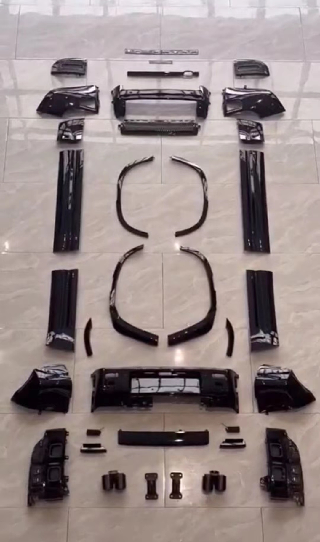 90/110 SVR Black Parts Body Kit Accessories Bodykit Front Bumper Grille for Land Rover Defender 2020 2021 2022 for Landrover