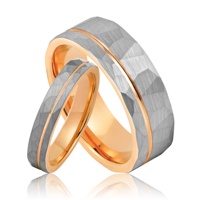 Bague en tungstène noir martelé avec bande en or rose, alliance de mariage