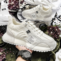 Nouvelle mode chaussures de course pour hommes en grande taille doublure en maille confortable style sportif jetable pour la marche en plein air au printemps