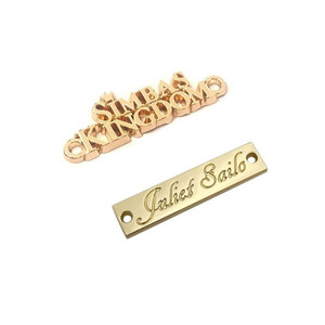 Stampa professionale personalizzata in alluminio dorato in ottone con incisione del Logo del marchio <span class=keywords><strong>etichette</strong></span> accessori per borse targhetta in metallo Alloye di design - Product Image 2