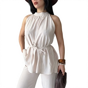 Ensemble pantalon deux pièces personnalisable pour femme, col halter sans manches, fabriqué en Turquie - Product Image 1