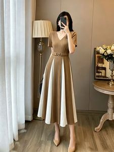 <span class=keywords><strong>Robe</strong></span> midi en tricot bicolore noir <span class=keywords><strong>et</strong></span> blanc pour <span class=keywords><strong>femme</strong></span>, col en V, manches courtes, ceinture, élégante, coupe trapèze, <span class=keywords><strong>robe</strong></span> longue de bureau - Product Image 2