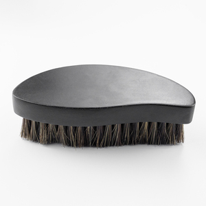 Cepillo con mango de madera en forma de S LB-004 - Nylon de alta densidad/Cerdas naturales con tecnología de perforación y mechones, curva ergonómica para coche - Product Image 5