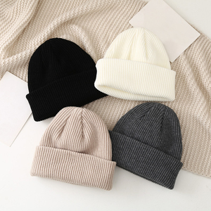Vente en gros Chapeau en laine chaud d'automne et d'hiver pour femmes Chapeau tricoté épais pour hommes Chapeau simple en peau de melon - Product Image 3