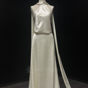 ชุดแต่งงานทรงเมอร์เมดแบบคลาสสิกสมัยใหม่ NT34 พร้อมผ้าคลุมไหล่ยาวประดับดอกไม้คริสตัล - Product Image 3