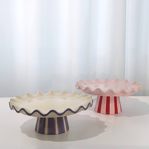 Base para Pastel de Cerámica Pintada a Mano, Ecológica y Personalizada, Vajilla Decorativa con Bandeja para Pastel - Product Image 1