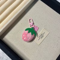 Lot de porte-clés et pendentifs en peluche 3D en forme de fruits (carotte, fraise) mignons et kawaii, mini jouets en peluche doux, breloques pour sac, cadeau pour fille