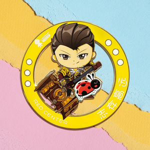 Adorabile Distintivo in Metallo Anime <span class=keywords><strong>Chibi</strong></span> Cavaliere a Cavallo con Illustrazione di Personaggio Fantasy per Collezionisti - Product Image 4