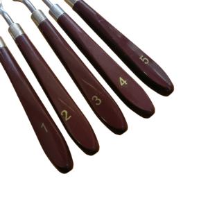 Ensemble <span class=keywords><strong>de</strong></span> 5 couteaux à palette en plastique rouge foncé Source Spot, manche en plastique, grattoir artistique complet pour la <span class=keywords><strong>peinture</strong></span> à l'huile et la modélisation - Product Image 3