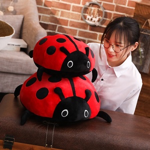 Adorable Peluche de Mariquita, Insecto de Peluche Suave, Cojín de Respaldo, Regalo Personalizado con Material de Peluche y Nailon - Product Image 4