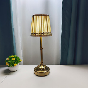 2024 mới đến cảm ứng ánh sáng ban đêm tùy chỉnh Bán buôn giá xách tay không dây trong nhà Pin cổ điển vải bóng đèn bàn - Product Image 3