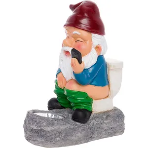 Gnome Bertenaga Surya Pada Toilet Patung Taman Menyala Baru