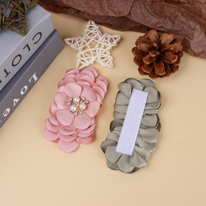Corsage de Flores de Tela de 8.5 cm, Satinado, Hecho a Mano, con Centro de Perlas, para Ropa, Zapatos, Joyería y Accesorios - Product Image 4