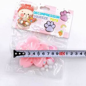 Juguetes Antiestrés de Silicona con Forma de Flor de Cerezo, Personalizados al por Mayor, para Niños, Alivian la Ansiedad - Product Image 2