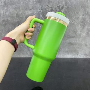 Gobelet de Noël vierge pour sublimation 40oz H2.0, doré miroir à l'extérieur, pour gravure laser - Product Image 2