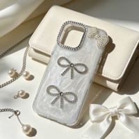 Étui de téléphone de luxe 3D fait main avec nœud papillon pour iPhone 16 15 14 Pro Max, coque personnalisée scintillante avec perles, Fundas Para Celular