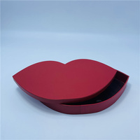 Boîte d'emballage recyclable en forme de lèvre de cadeau de la Saint-Valentin avec insert en EVA